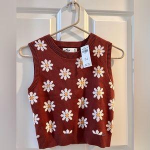 BRAND NEW | Hollister Sweater Vest | brown with flowers | size xs | tag still on
